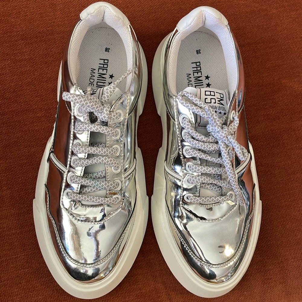 Premium Basics Lace Up Sneakers in Silver Metallic Size 7.5